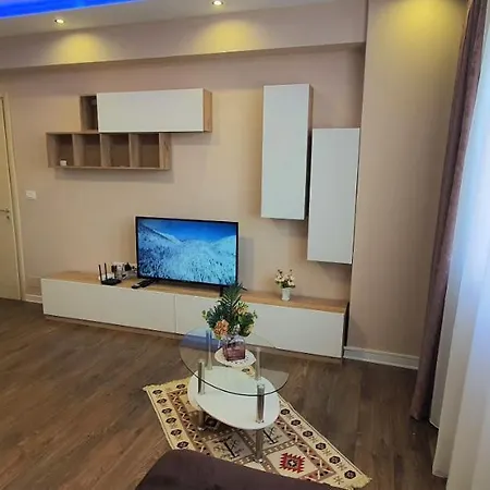 Bora Garden Тирана